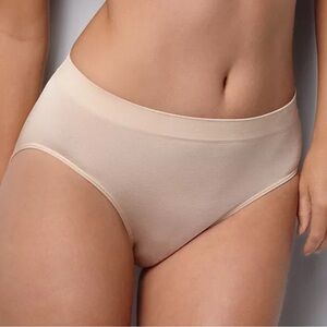 WACOAL Shimmering Satin Seamless High-Waisted Briefs in Soft Pink Panties Sz 5/S
